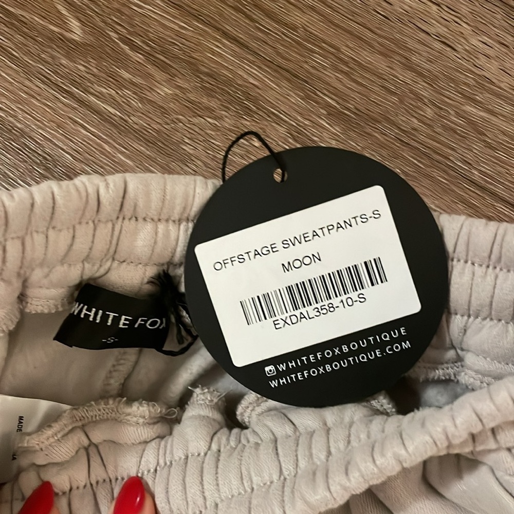 NWT White Fox Boutique Offstage Sweatpants Moon VOL.3 in size Small - Picture 2 of 11